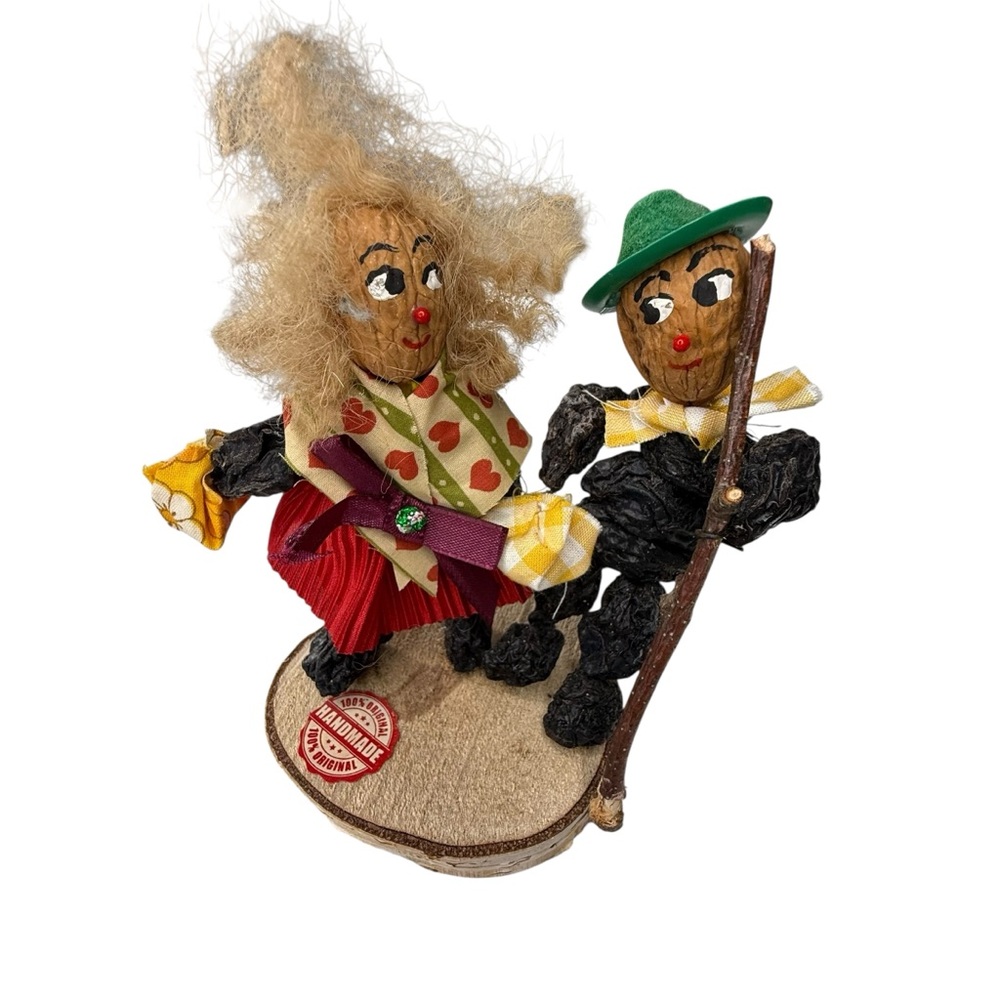 Vintage Folk Art Walnut Head dolls primitive husband and‎ wife gypsies  Hikers